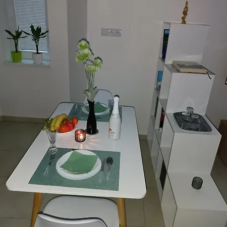 S Privatnym Wellnessom Exwell דירה *
